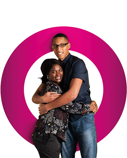 mum-son-hugging-corona-420x520 mum-son-hugging-corona-420x520